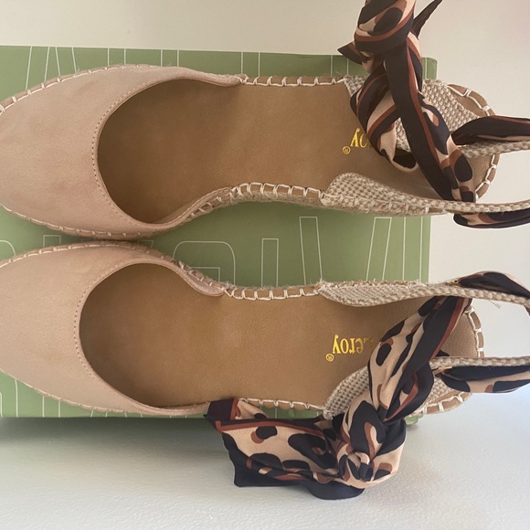 Wedge espadrilles with a leopard print ankle tie - Picture 7 of 8